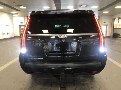 Used 2020 Cadillac Escalade ESV Luxury image 4