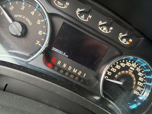 Used 2012 Ford F150 XLT w/ XLT Chrome Pkg image 10