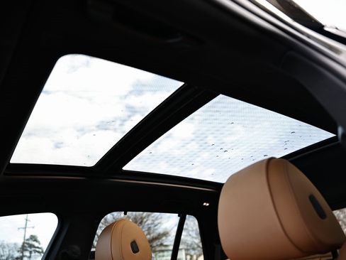 Used 2022 BMW X5 xDrive40i w/ M Sport Package image 14