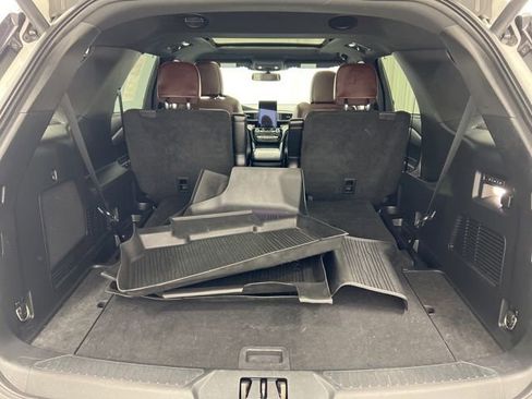 Used 2023 Ford Explorer Platinum w/ Technology Package AWD/4WD image 11