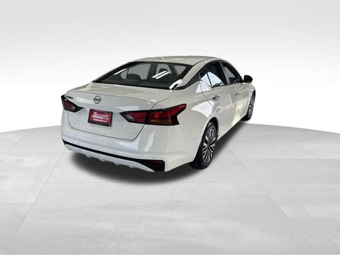 Used 2025 Nissan Altima 2.5 SV FWD image 5