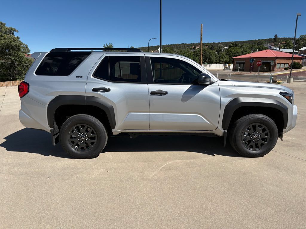 Used 2026 Toyota 4Runner SR5 AWD/4WD image 4