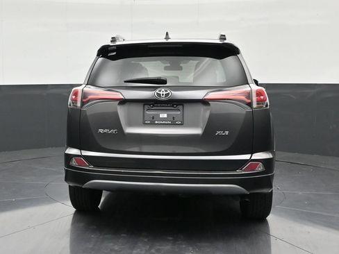 Used 2017 Toyota RAV4 XLE FWD image 4