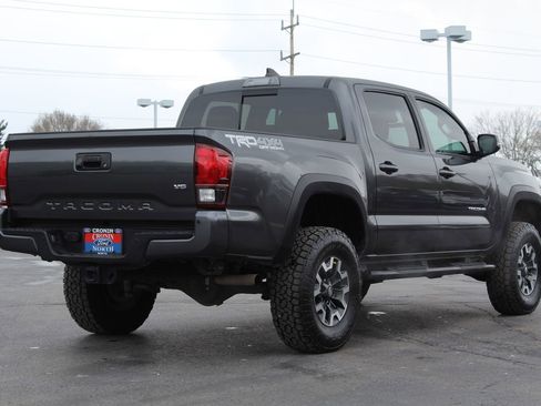 Used 2019 Toyota Tacoma TRD Off-Road w/ Technology Package image 7