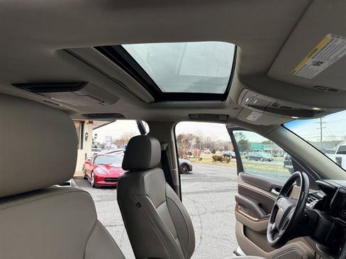 Used 2020 Chevrolet Suburban Premier image 14