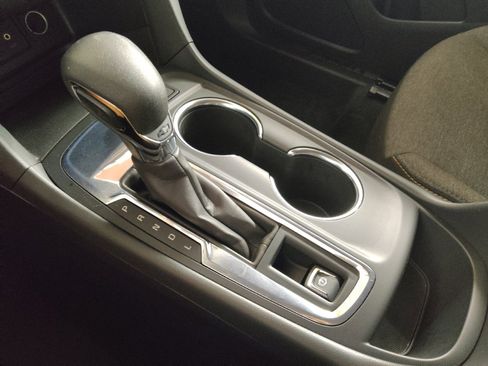 Used 2023 Chevrolet Equinox LT w/ LPO, Floor Liner Package FWD image 26