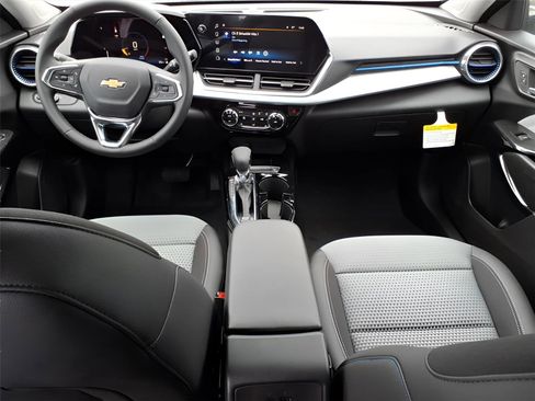 New 2026 Chevrolet Trax LT w/ Driver Confidence Package image 12