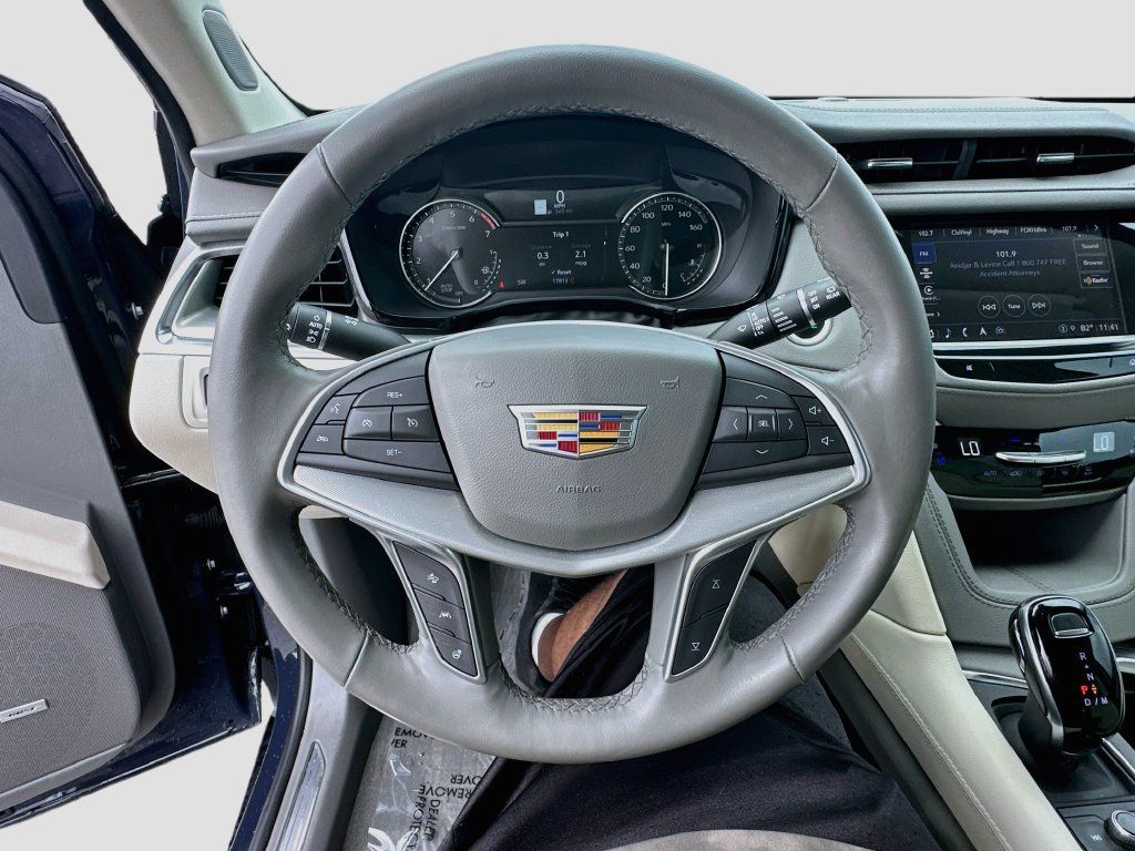 Used 2025 Cadillac XT5 Premium Luxury w/ LPO, Floor Liner Package FWD image 10