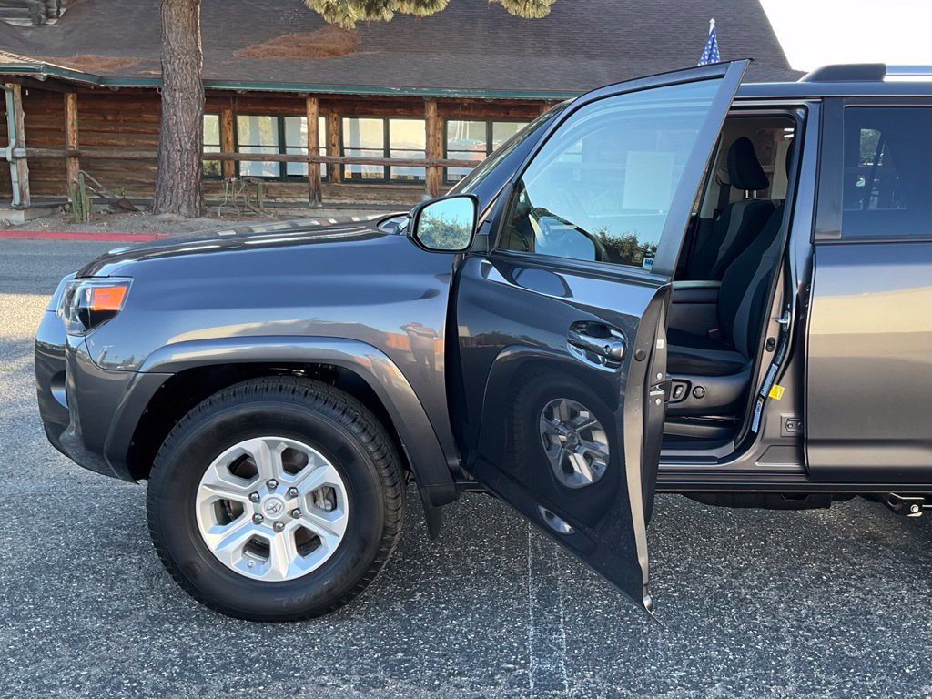 Used 2019 Toyota 4Runner SR5 RWD image 38