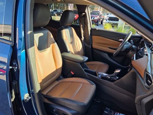 Used 2021 Buick Encore GX Essence w/ Experience Buick Package image 17