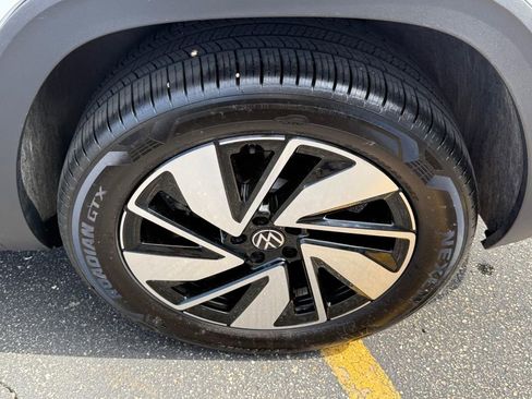 Certified 2024 Volkswagen Atlas Cross Sport SEL AWD/4WD image 7