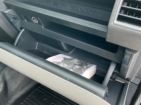 Used 2022 Ford F250 XL w/ Power Equipment Group image 54