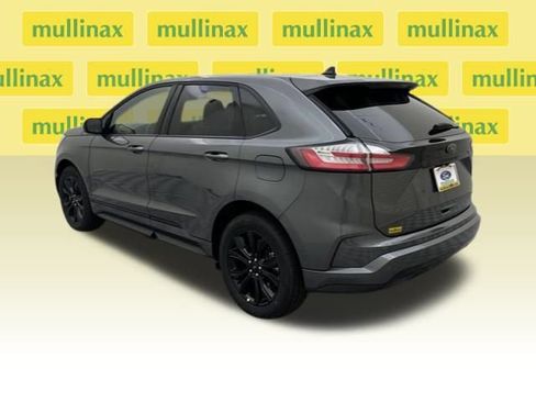 New 2024 Ford Edge SE w/ Black Appearance Package image 3