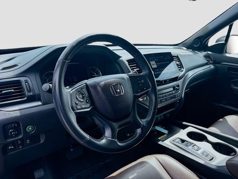 Certified 2024 Honda Passport EX-L image 9