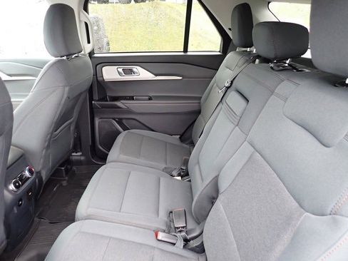 Used 2025 Ford Explorer Active image 15