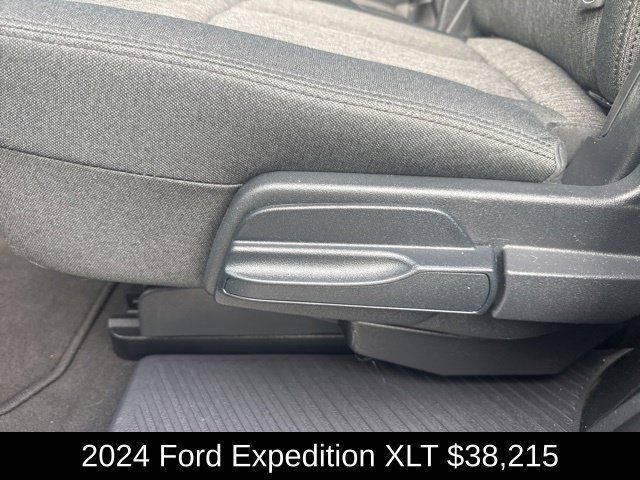 Used 2024 Ford Expedition XLT AWD/4WD image 30