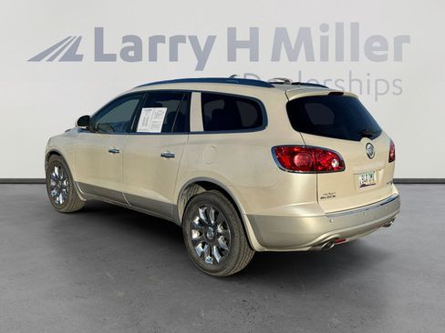 Used 2011 Buick Enclave CXL image 3