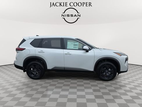 New 2026 Nissan Rogue SV w/ Cold Weather Package FWD image 4