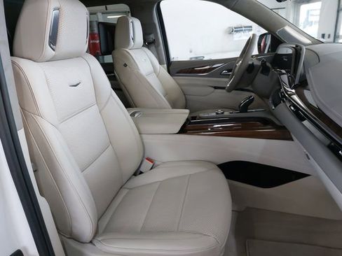 Certified 2024 Cadillac Escalade Sport Platinum image 10