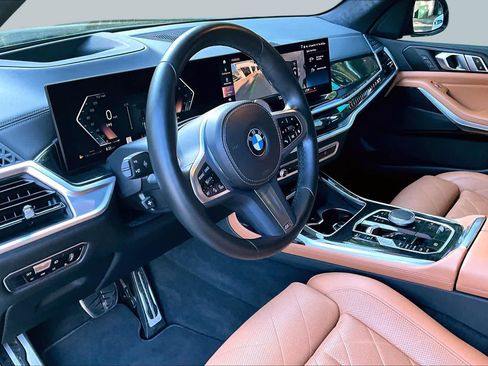 Certified 2023 BMW X7 xDrive40i w/ M Sport Package AWD/4WD image 18