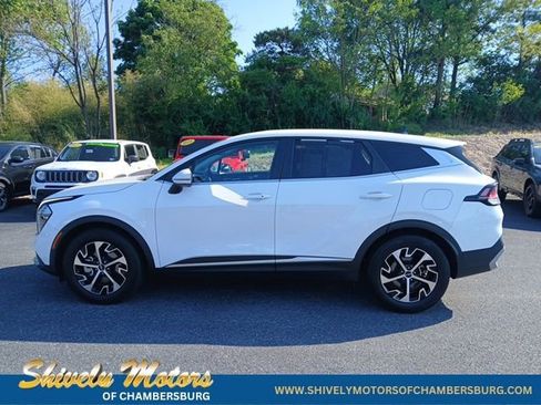 Used 2023 Kia Sportage EX FWD image 3
