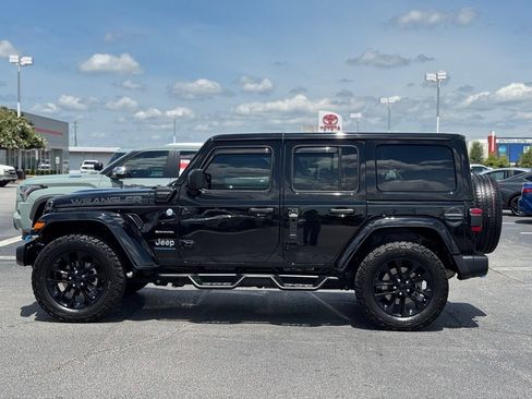 Used 2023 Jeep Wrangler Unlimited Sahara w/ Cold Weather Group AWD/4WD image 8