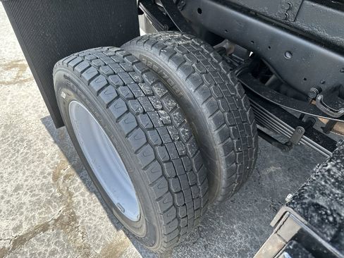 Used 2020 Ford F550 4x4 Regular Cab Super Duty image 10