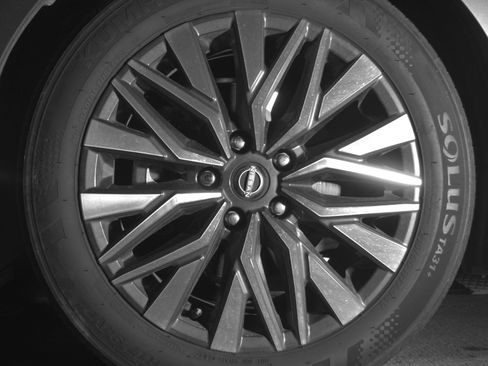 Used 2025 Nissan Altima 2.5 SV image 12