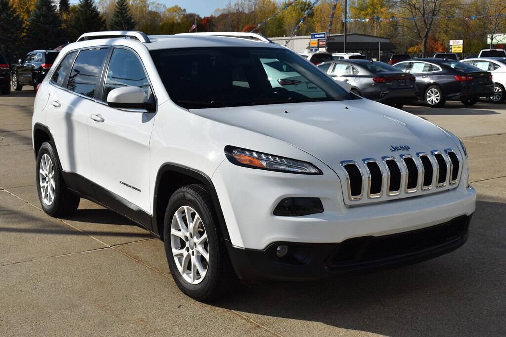 Used 2015 Jeep Cherokee Latitude w/ Comfort/Convenience Group AWD/4WD image 1