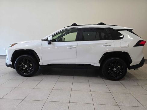 Certified 2024 Toyota RAV4 SE w/ Convenience Package AWD/4WD image 3