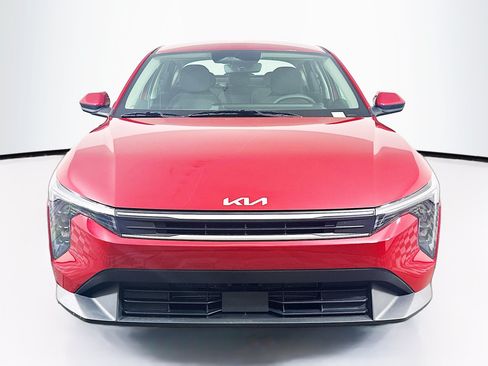 Used 2025 Kia K4 FWD image 2