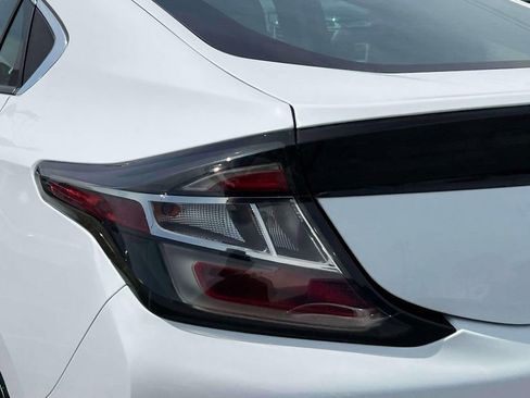 Used 2018 Chevrolet Volt LT w/ Comfort Package FWD image 13