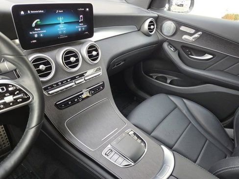 Used 2021 Mercedes-Benz GLC 300 4MATIC image 33