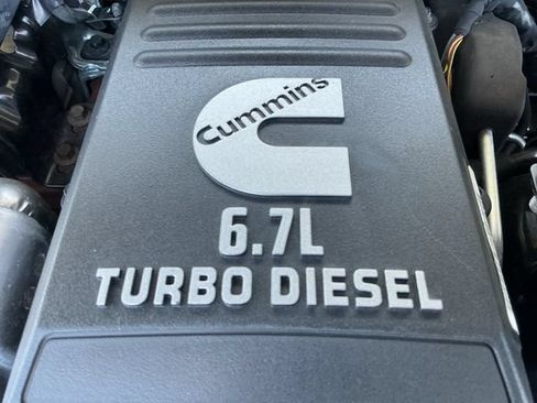 Used 2018 RAM 2500 Laramie w/ Protection Group AWD/4WD image 17