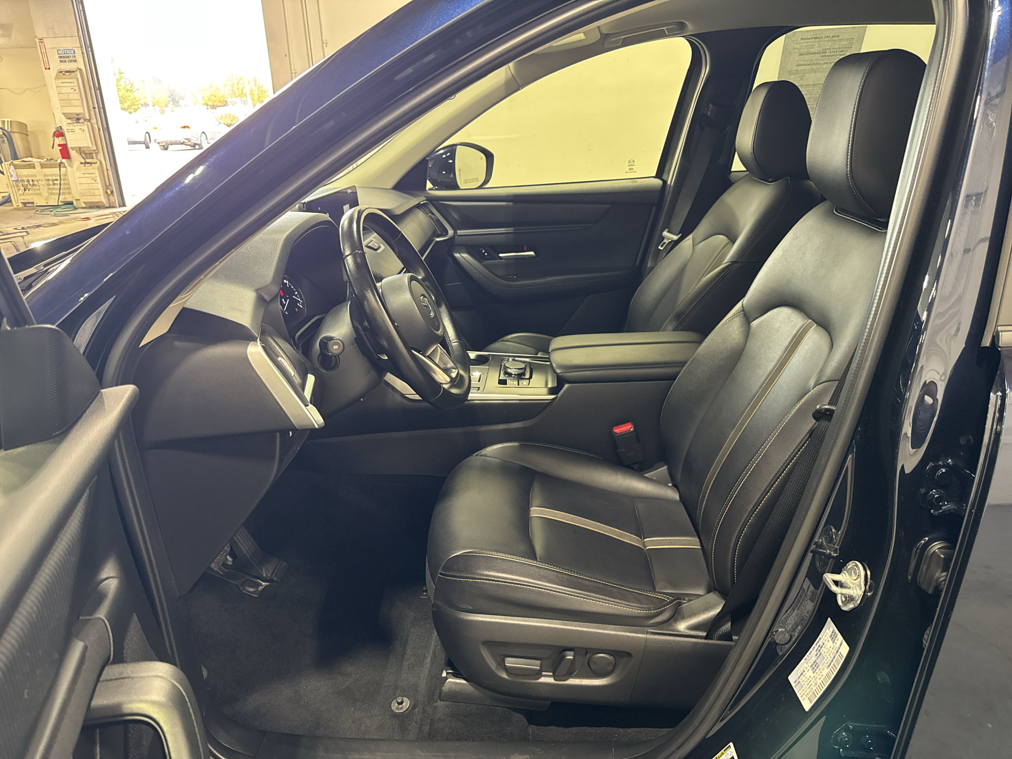 Used 2025 MAZDA CX-90 3.3 Turbo w/ Select Package AWD/4WD image 23