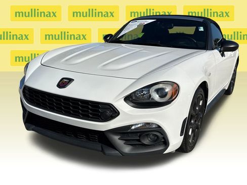 Used 2017 FIAT 124 Spider Abarth image 11
