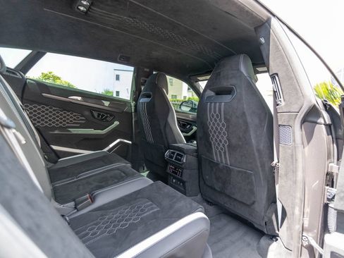 Used 2024 Lamborghini Urus Performante AWD/4WD image 23