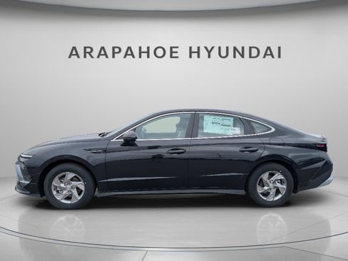 Used 2025 Hyundai Sonata SE FWD image 2