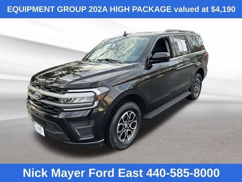 Used 2024 Ford Expedition XLT image 3