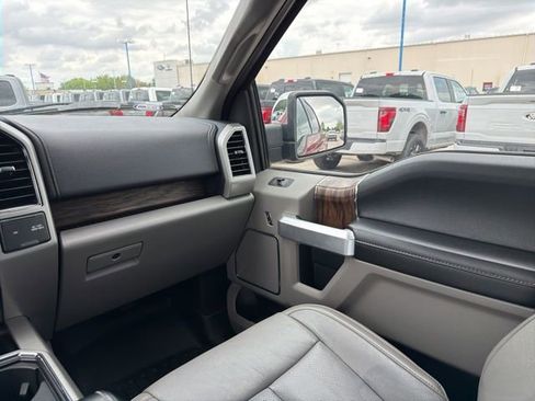 Used 2020 Ford F150 Lariat w/ Equipment Group 502A Luxury AWD/4WD image 20