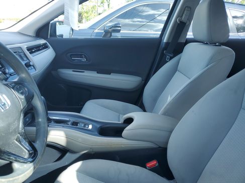 Used 2019 Honda HR-V LX image 11