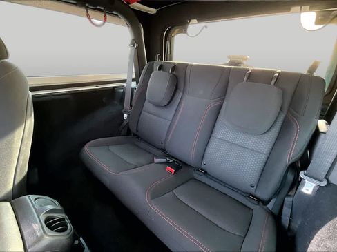 Used 2020 Jeep Wrangler Rubicon AWD/4WD image 37