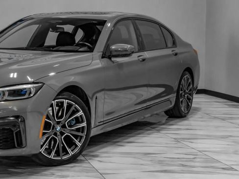 Used 2020 BMW 750i xDrive w/ Executive Package AWD/4WD image 8