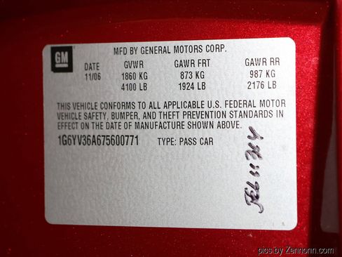 Used 2007 Cadillac XLR image 33