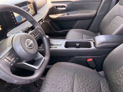 Used 2025 Nissan Kicks SV FWD image 19