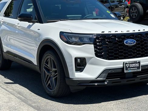 New 2026 Ford Explorer ST-Line w/ ST-Line Street Pack RWD image 11