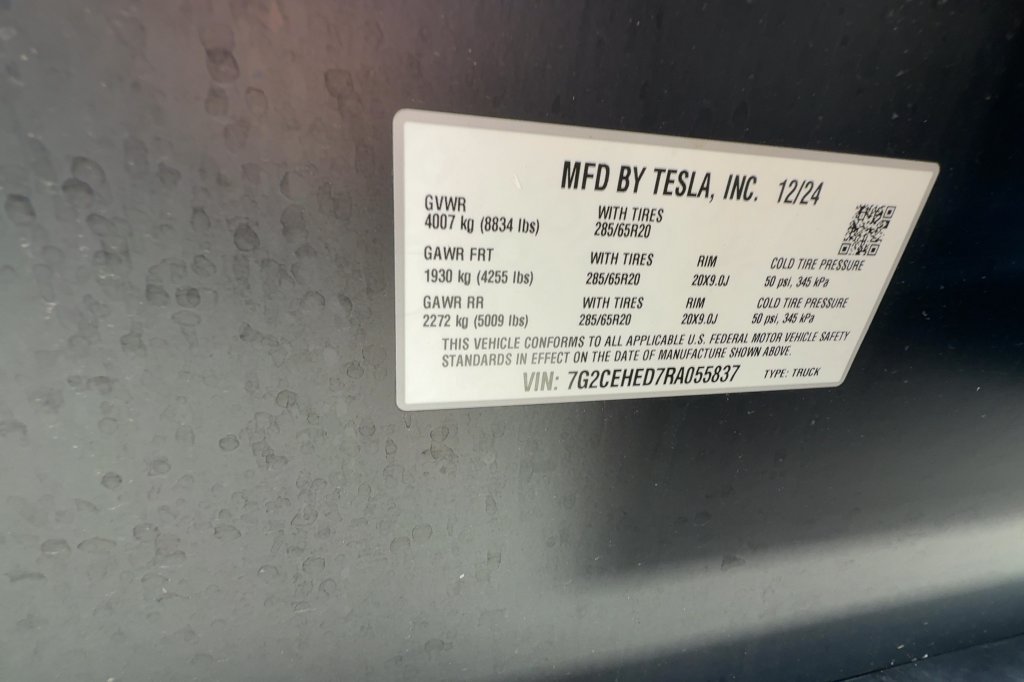 Used 2024 Tesla Cybertruck AWD Crew Cab image 19