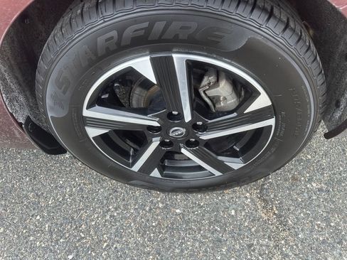 Used 2024 Nissan Sentra SV image 15