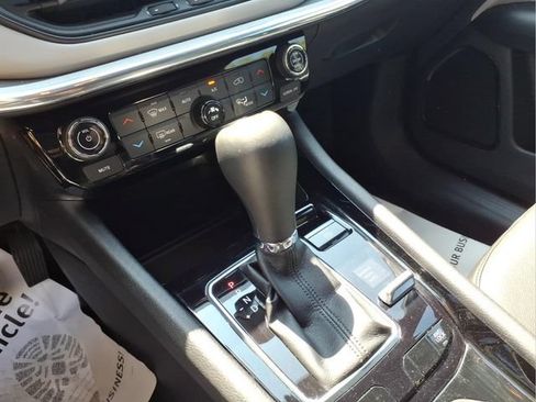 Used 2023 Jeep Compass Limited AWD/4WD image 23