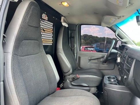 Used 2021 GMC Savana 2500 w/ Driver Convenience Package RWD image 18